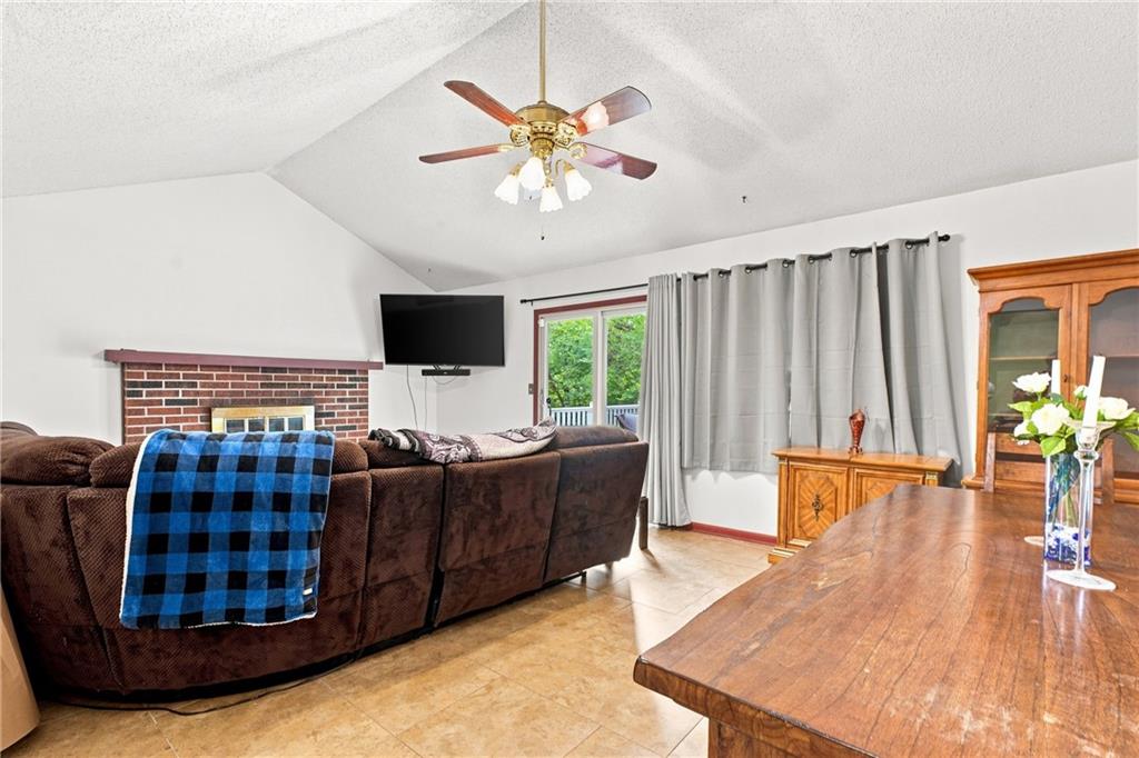 6212 E Red Bridge Road Property Photo 11