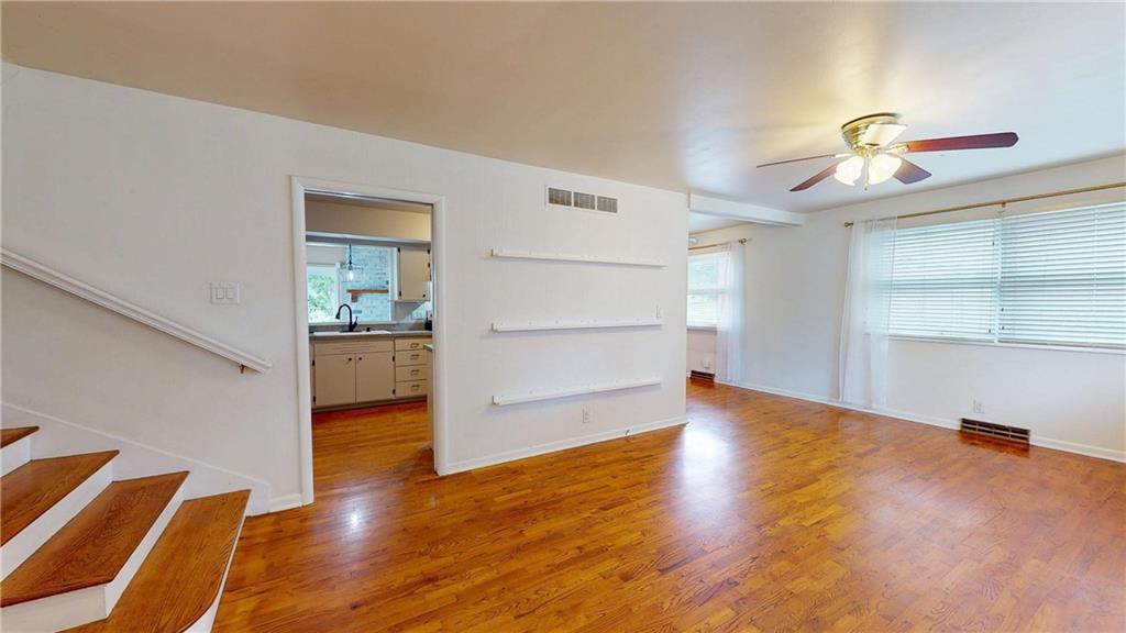 2212 N 33rd Terrace Property Photo 4