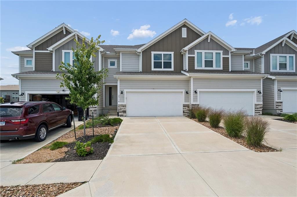 3714 Sw Walsh Drive Property Photo 2