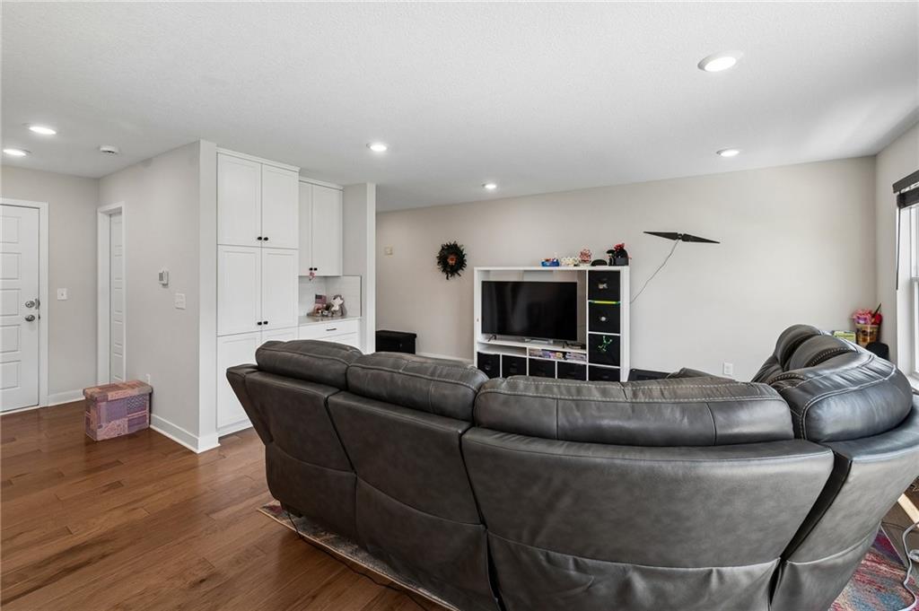3714 Sw Walsh Drive Property Photo 6