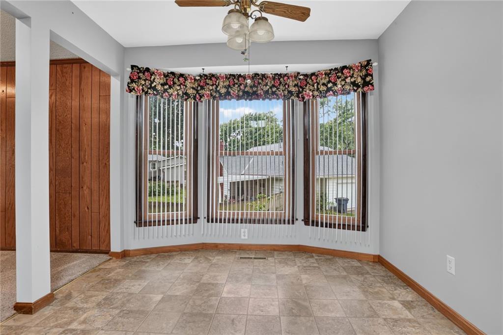 1113 S Valley Road Property Photo 3