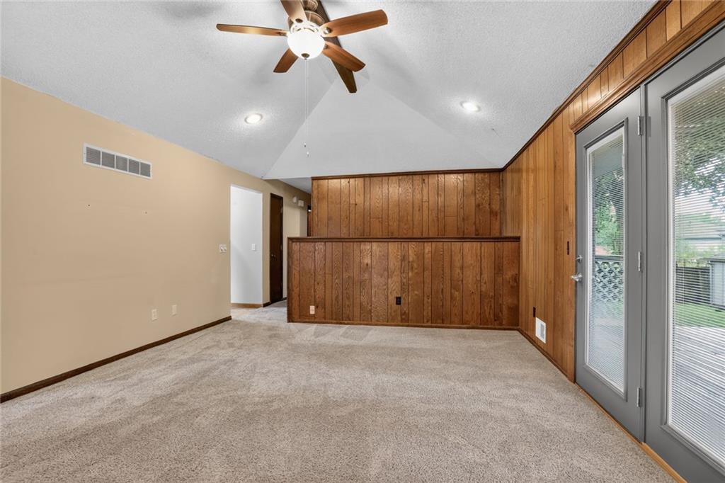 1113 S Valley Road Property Photo 6