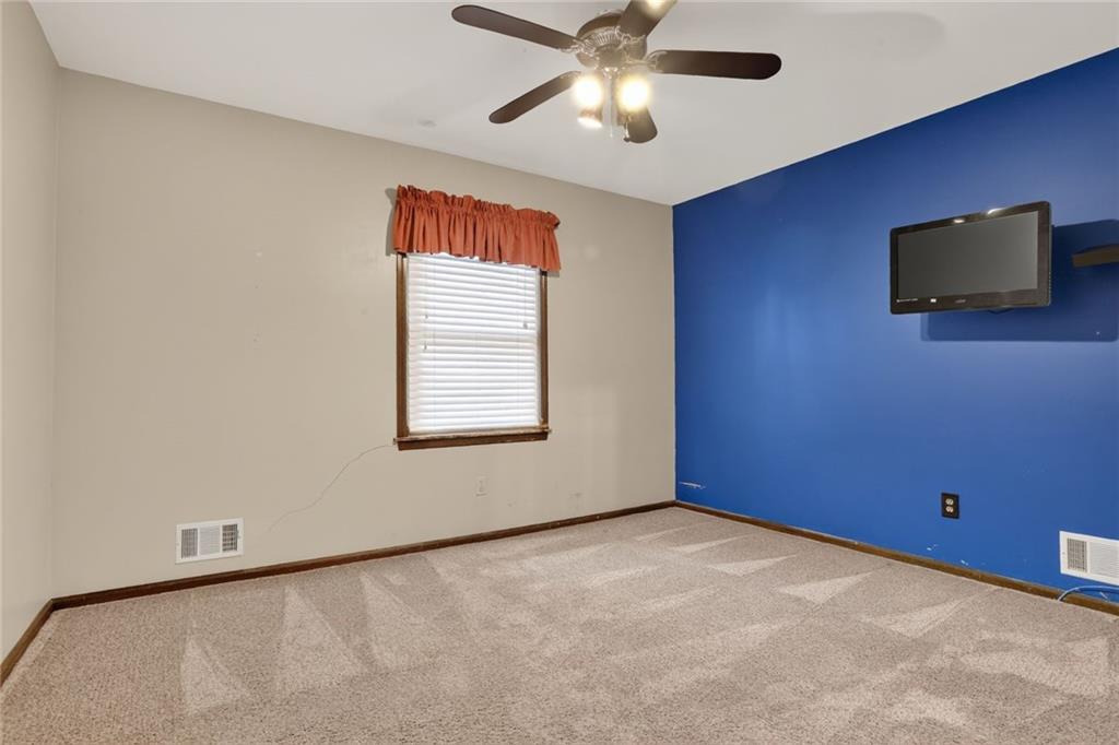 1113 S Valley Road Property Photo 10
