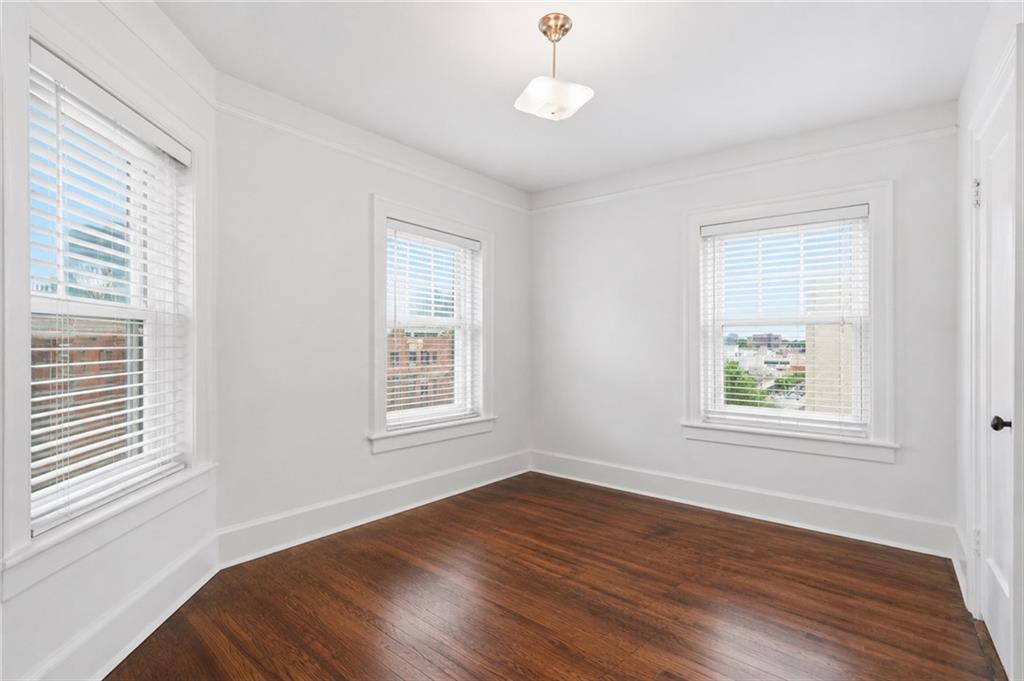 807 W 48th Street Property Photo 15