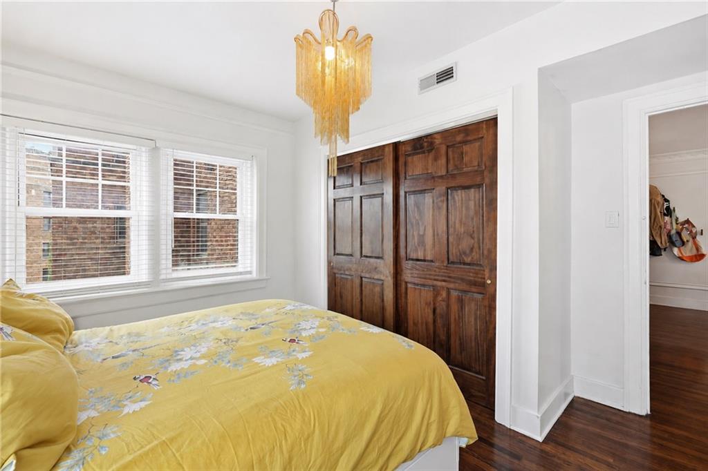 807 W 48th Street Property Photo 17