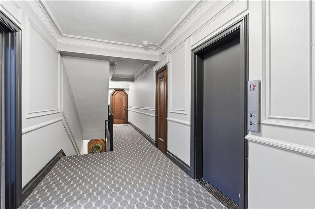 807 W 48th Street Property Photo 23