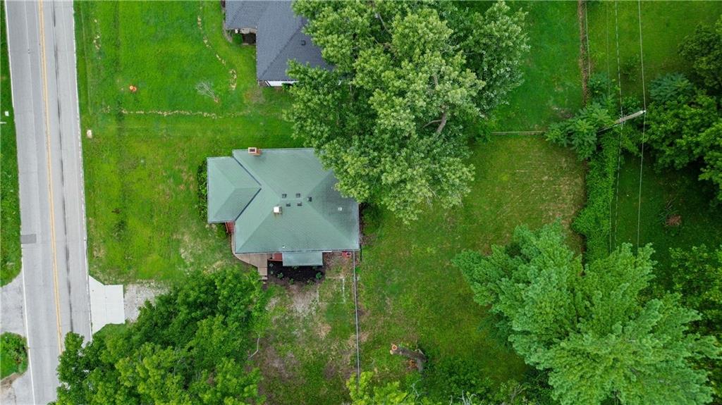 714 E Gudgell Avenue Property Photo 2