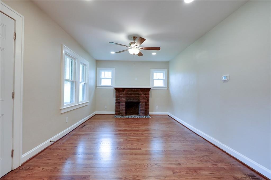 714 E Gudgell Avenue Property Photo 3