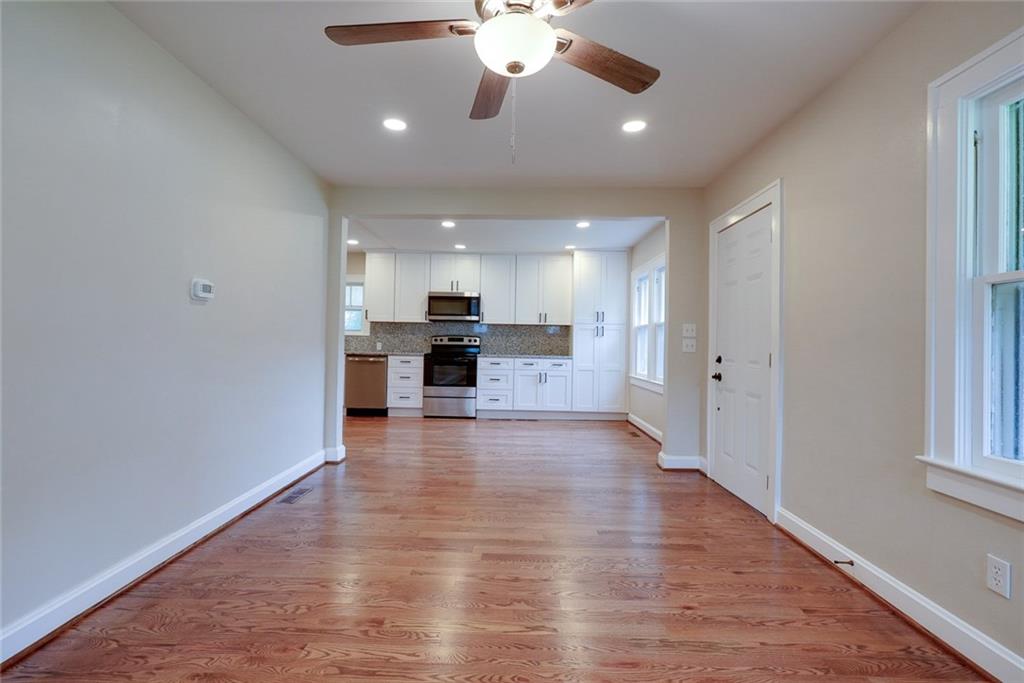 714 E Gudgell Avenue Property Photo 4