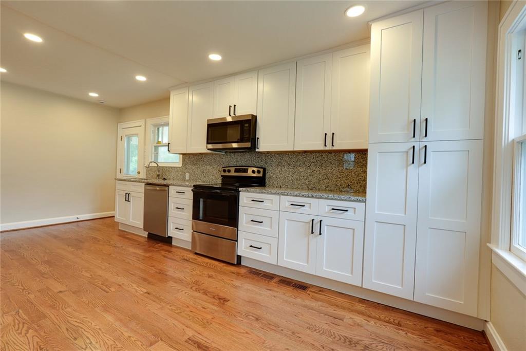 714 E Gudgell Avenue Property Photo 6