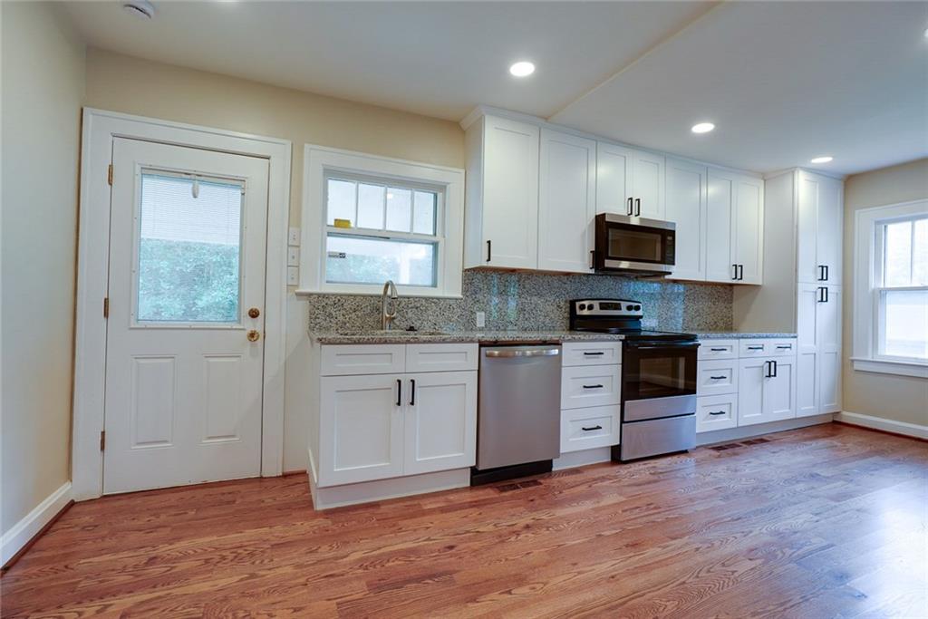 714 E Gudgell Avenue Property Photo 9