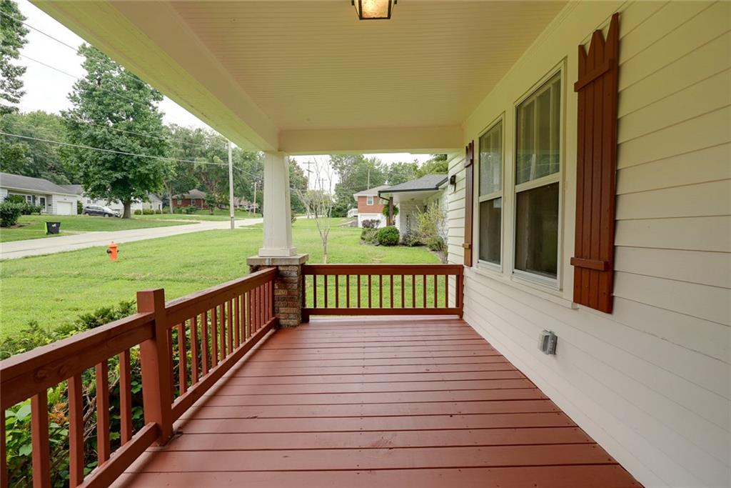 714 E Gudgell Avenue Property Photo 28
