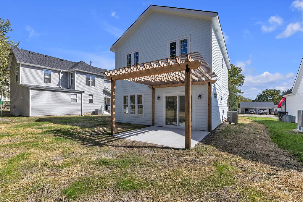 607 N Mead Street Property Photo 4