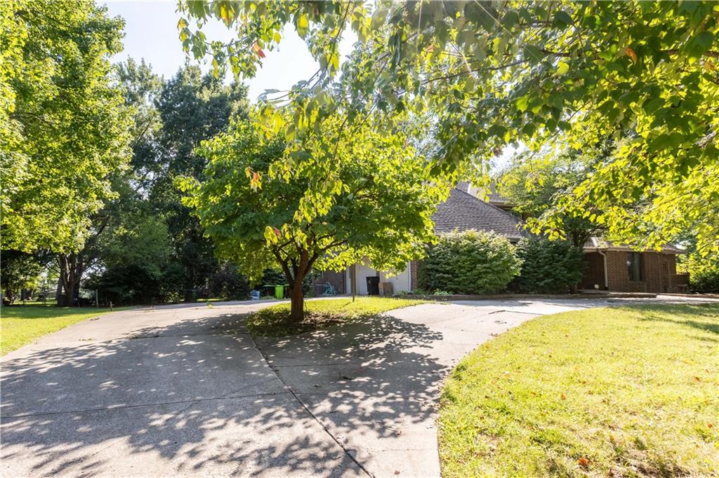 715 Sunset Lane Property Photo 2