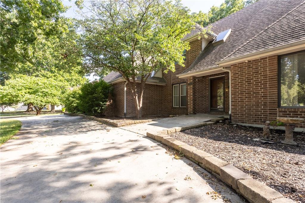 715 Sunset Lane Property Photo 4