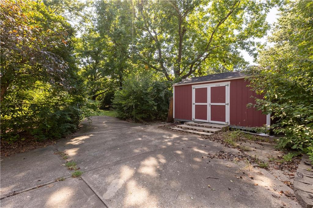 715 Sunset Lane Property Photo 7