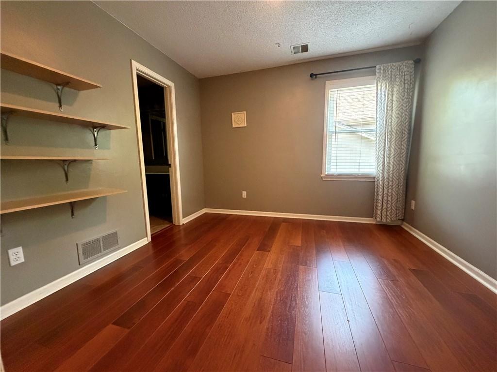 7228 Widmer Road Property Photo 12