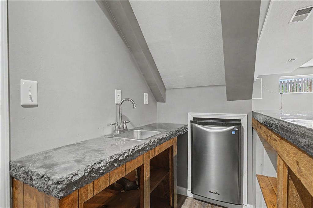 7228 Widmer Road Property Photo 27