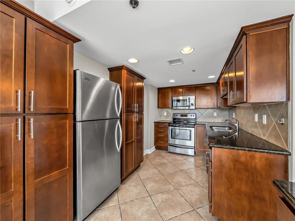 600 E Admiral Boulevard Property Photo 3