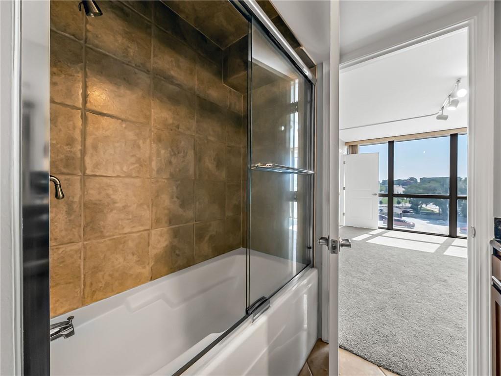 600 E Admiral Boulevard Property Photo 10