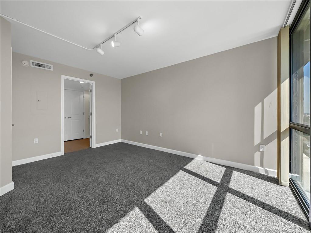 600 E Admiral Boulevard Property Photo 12