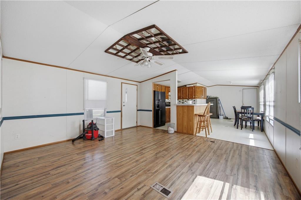 205 W Olive Street Property Photo 6