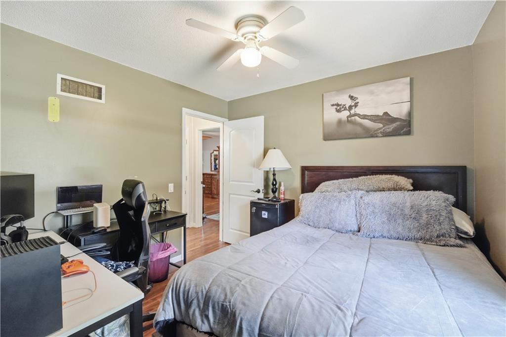 914 Gregory Street Property Photo 29