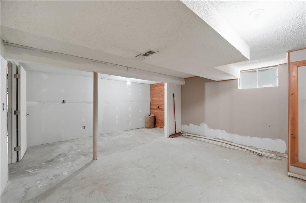 914 Gregory Street Property Photo 43