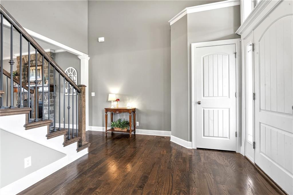 16580 S Sunset Street Property Photo 3