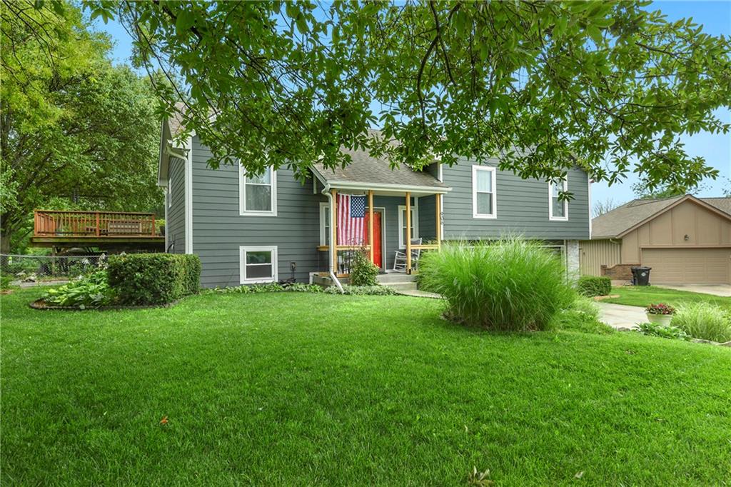 906 Fairview Circle Property Photo 3