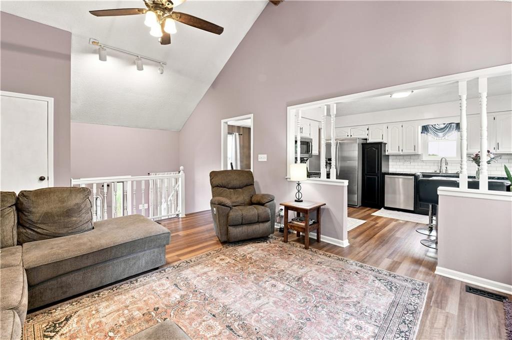 906 Fairview Circle Property Photo 10
