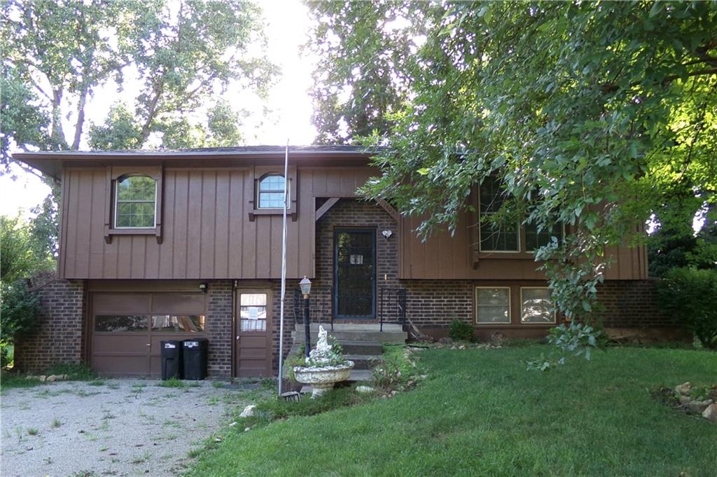 1403 Ridgeway Drive Property Photo 1
