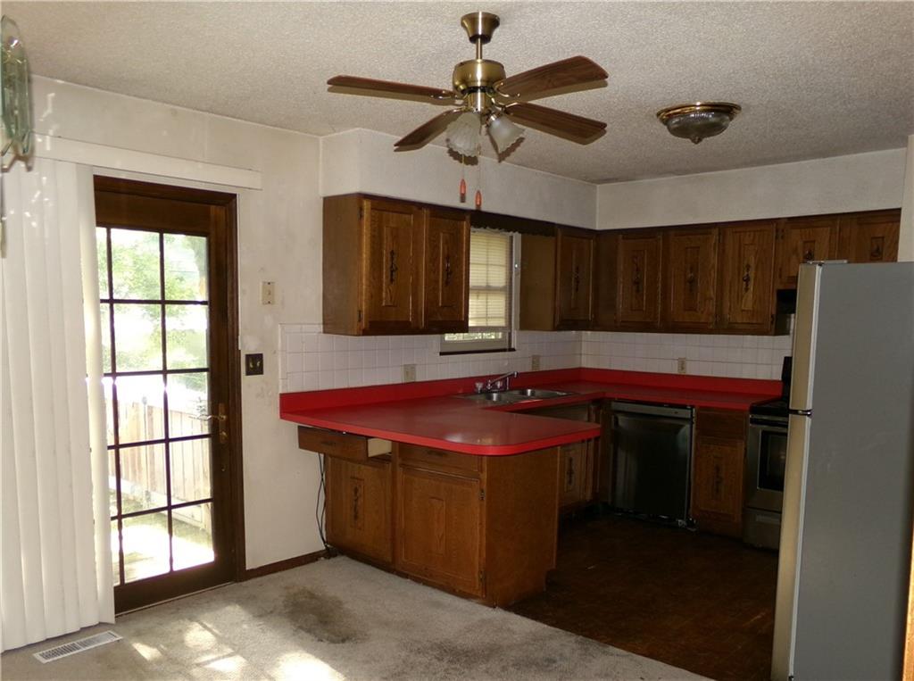 1403 Ridgeway Drive Property Photo 4