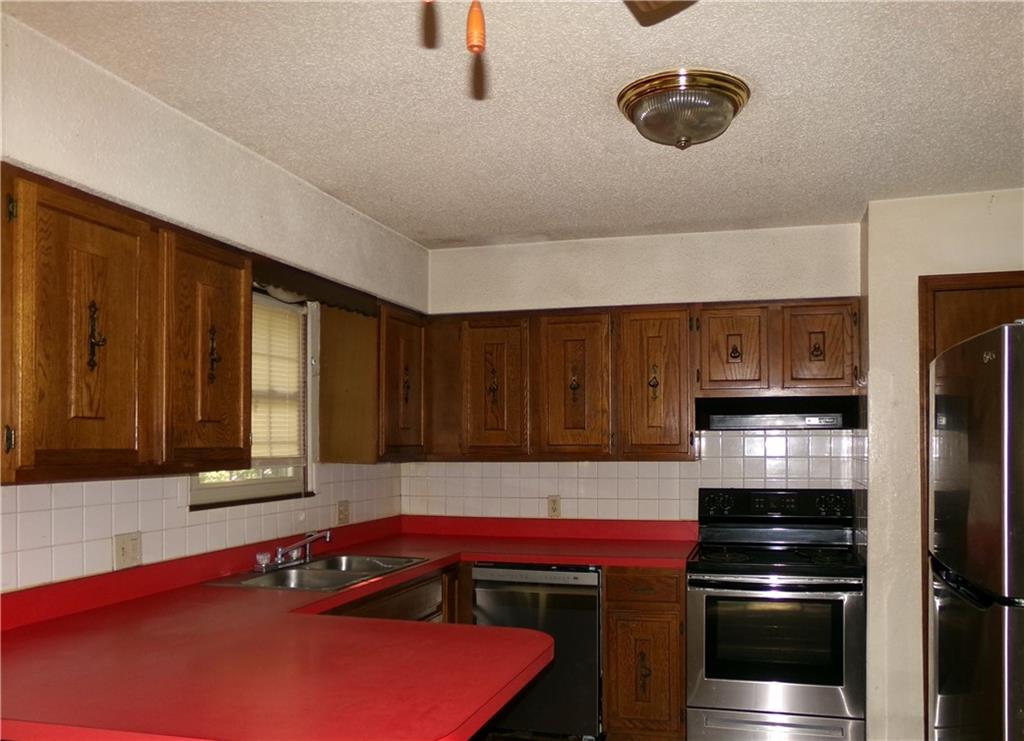 1403 Ridgeway Drive Property Photo 6