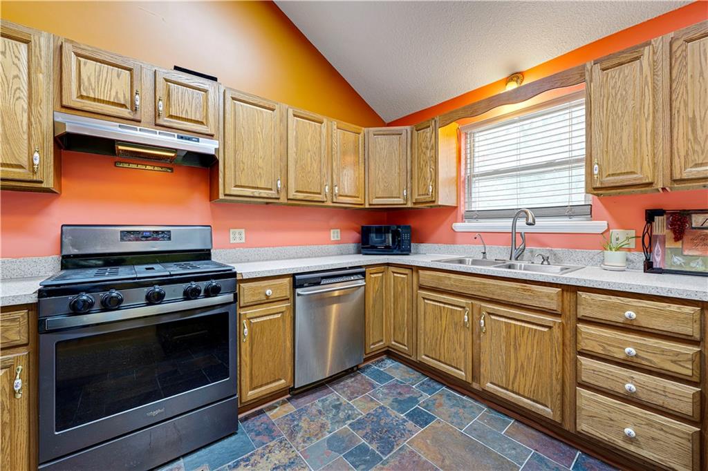 13710 Barber Avenue Property Photo 10