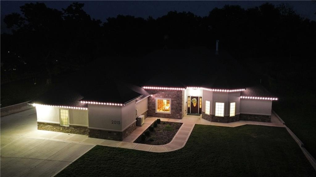 2015 S Lees Summit Road Property Photo 1