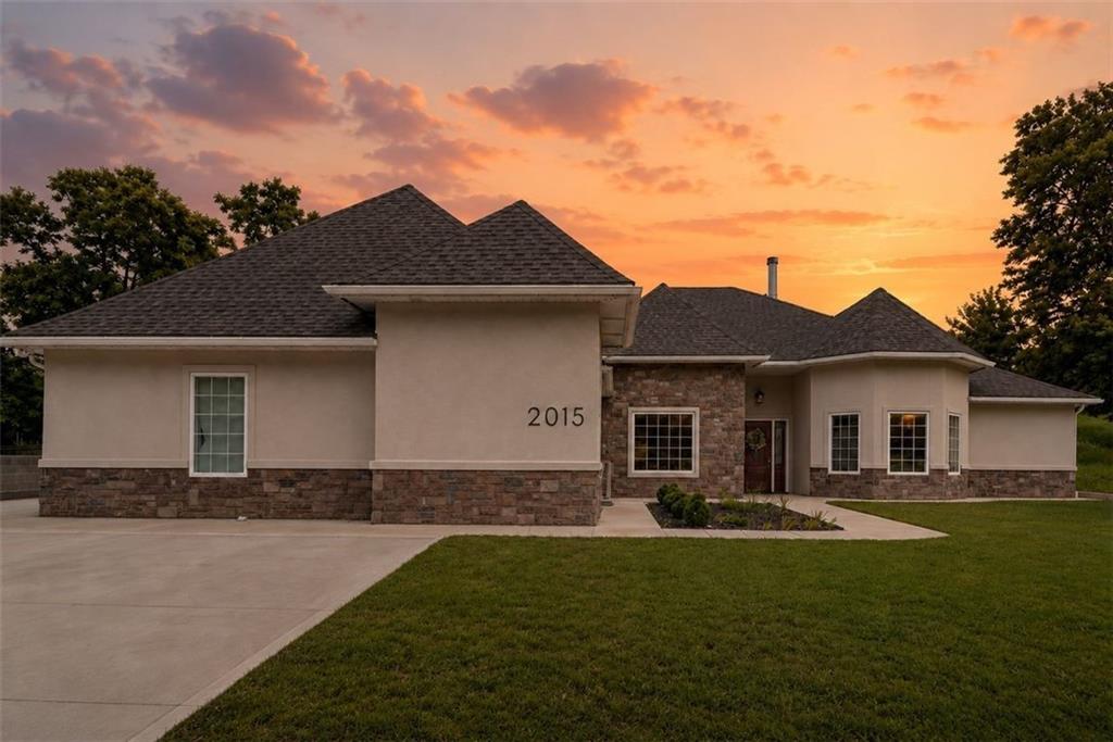 2015 S Lees Summit Road Property Photo 2