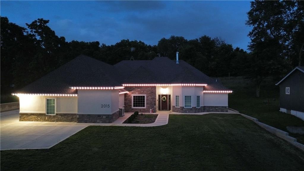 2015 S Lees Summit Road Property Photo 3