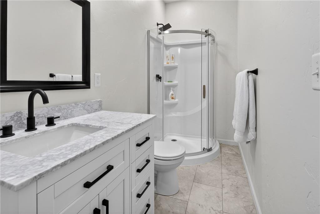 2015 S Lees Summit Road Property Photo 4
