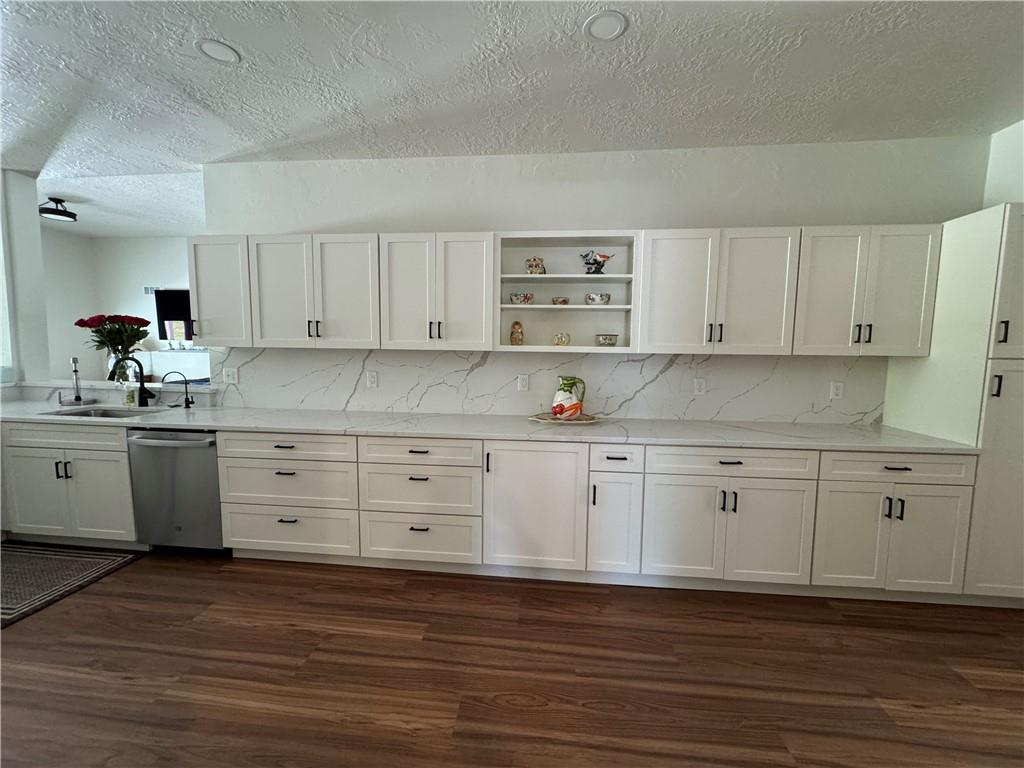 2015 S Lees Summit Road Property Photo 14