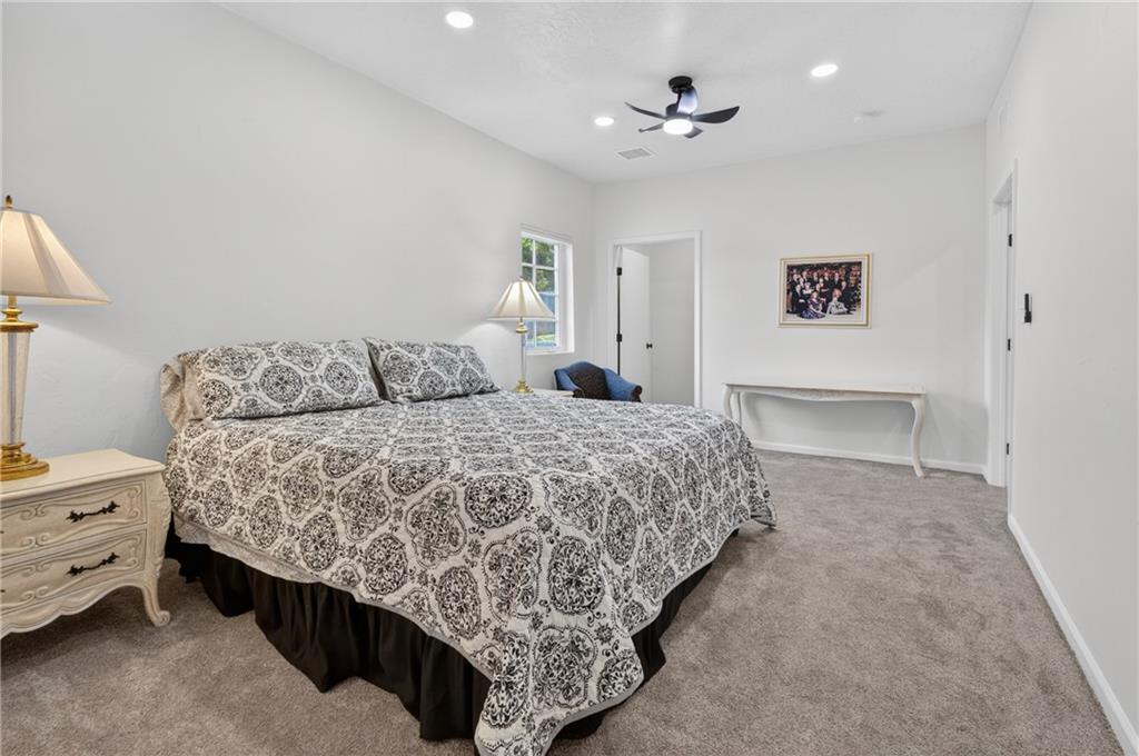 2015 S Lees Summit Road Property Photo 21