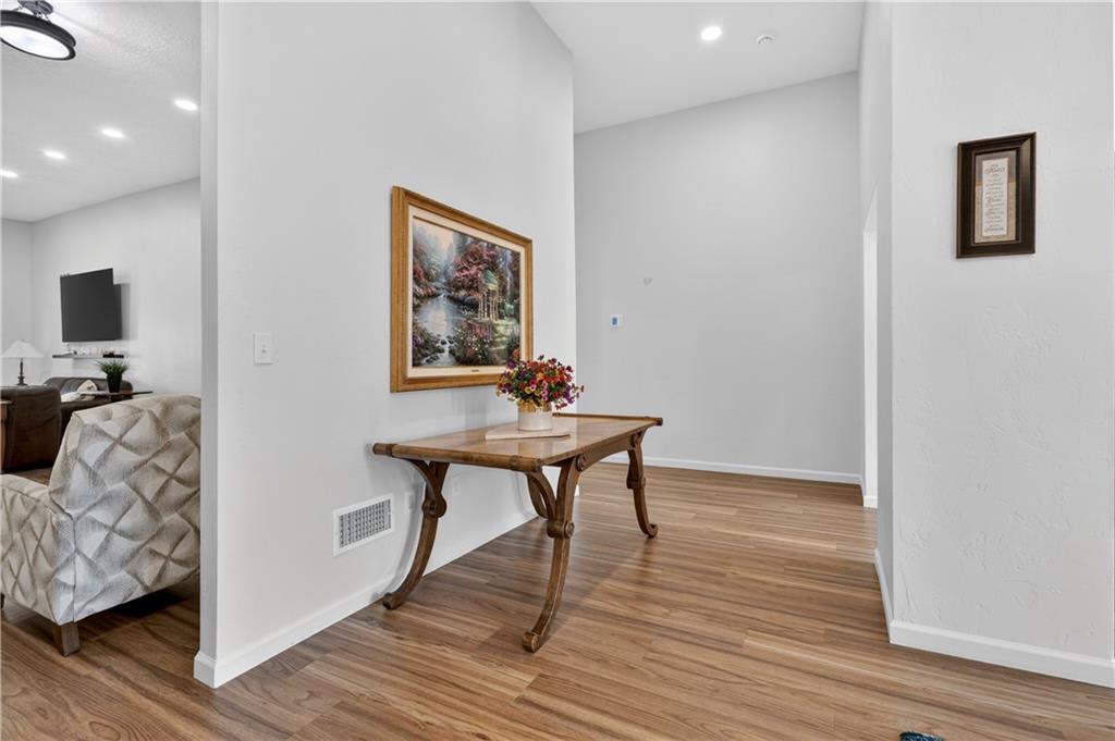 2015 S Lees Summit Road Property Photo 27