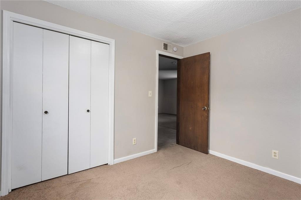 2621 N 155th Terrace Property Photo 25