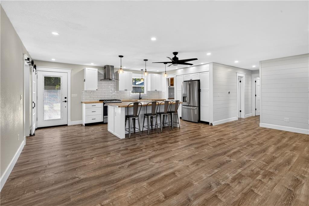 1811 Richards Road Property Photo 11