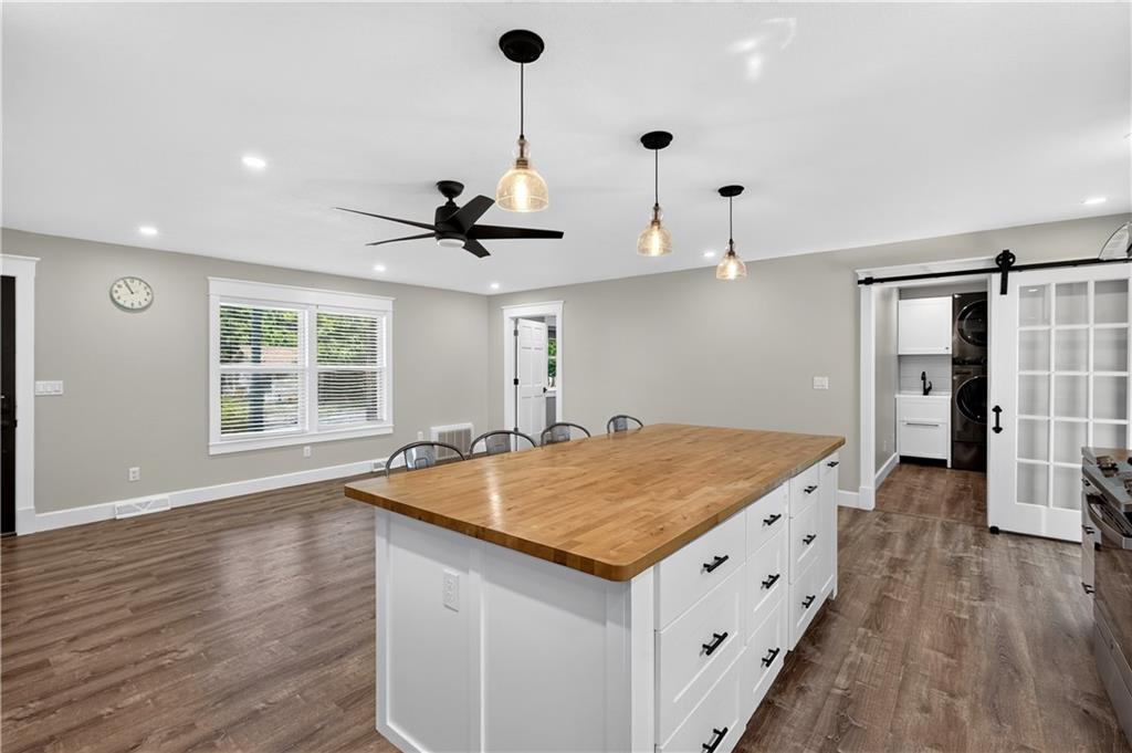 1811 Richards Road Property Photo 15