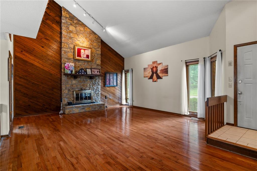 3144 Lakeview Circle Property Photo 8