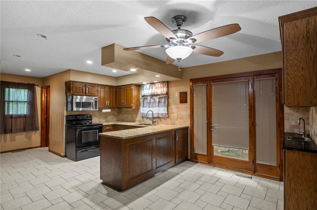 3144 Lakeview Circle Property Photo 10