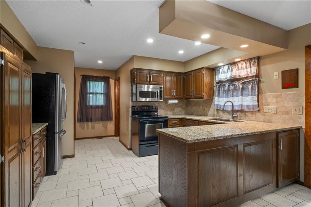 3144 Lakeview Circle Property Photo 11