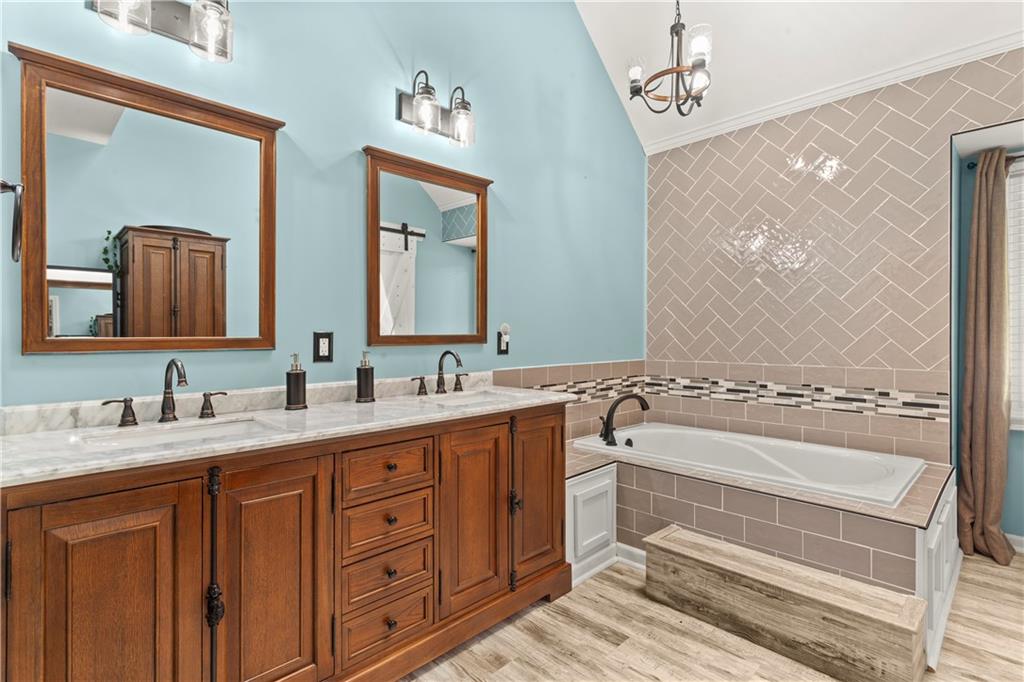 4401 Ne Hoit Drive Property Photo 33