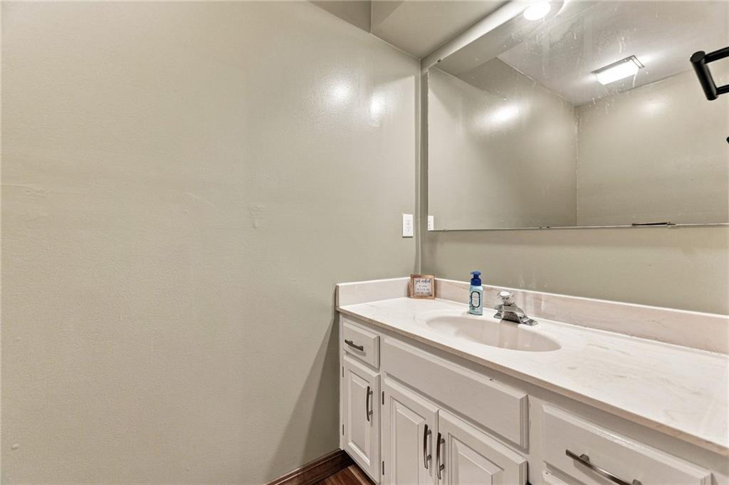947 E Oakview Street Property Photo 43